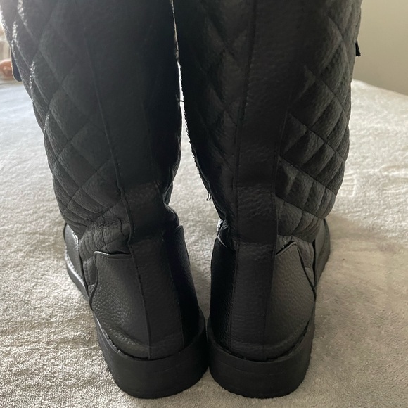 Black Quilted Lace-Up Women's Boots - Picture 4 of 4